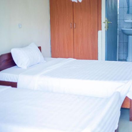 Готель Centre Saint Paul Kigali Ltd Екстер'єр фото